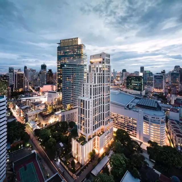 泰國(guó)曼谷上æ€睿 XXXIX豪華公寓屋頂架空å±?.jpg
